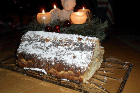 Gefüllter Marzipan-Stollen aus Quarkteig, Rezept ohne Rosinen und Backobst