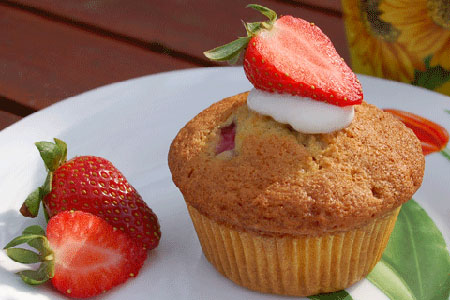 Erdbeer-Muffins - Backrezept(e) Muffins mit Joghurt und frischen Erdbeeren